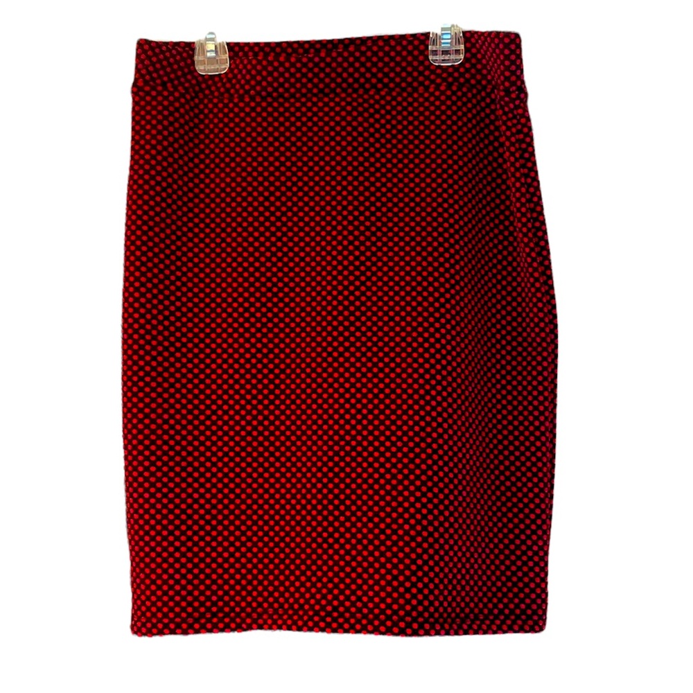 Lavish women’s pull on black and red skirt size medium